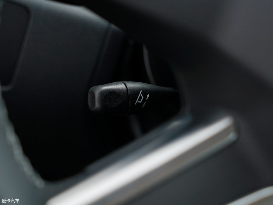 2017YR R 320 4MATIC ̄ذ