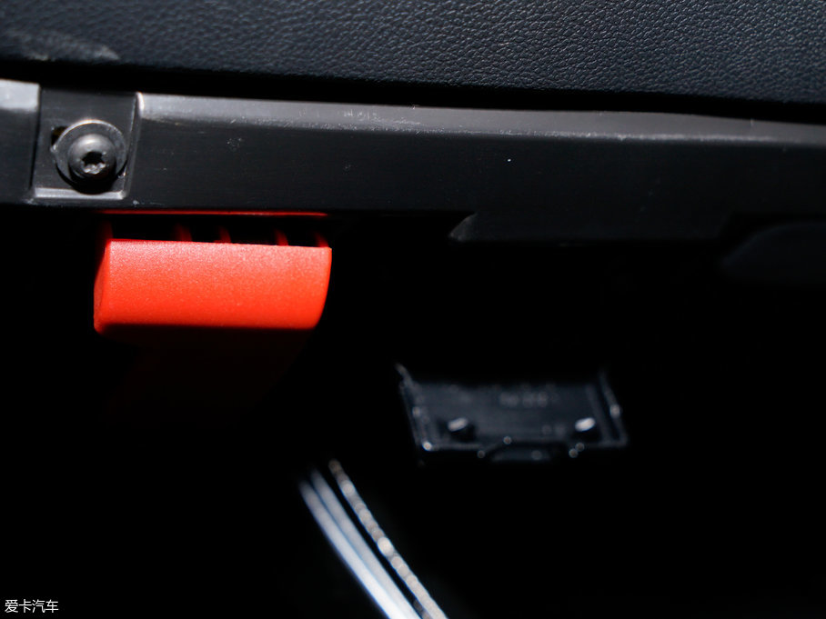 2017YR R 320 4MATIC ̄ذ