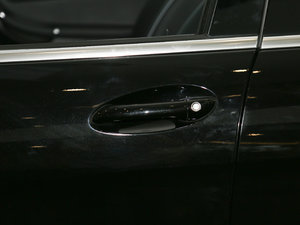 2017R 320 4MATIC Aذ {T