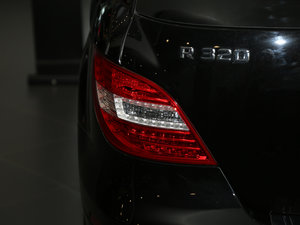 2017R 320 4MATIC Aذ ^