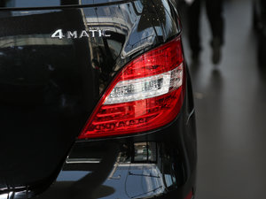 2017R 320 4MATIC Aذ β