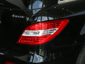 2017R 320 4MATIC Aذ ^