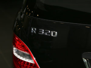 2017R 320 4MATIC Aذ ^