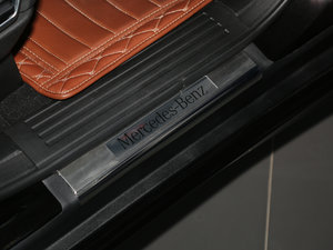 2017R 320 4MATIC Aذ g