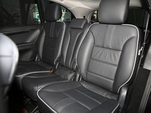 2017R 320 4MATIC Aذ 