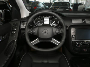 2017R 320 4MATIC Aذ P