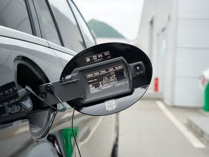 2017R 320 4MATIC ̄ذ ^