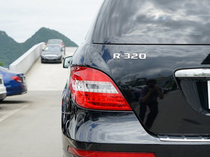 2017R 320 4MATIC ̄ذ ^