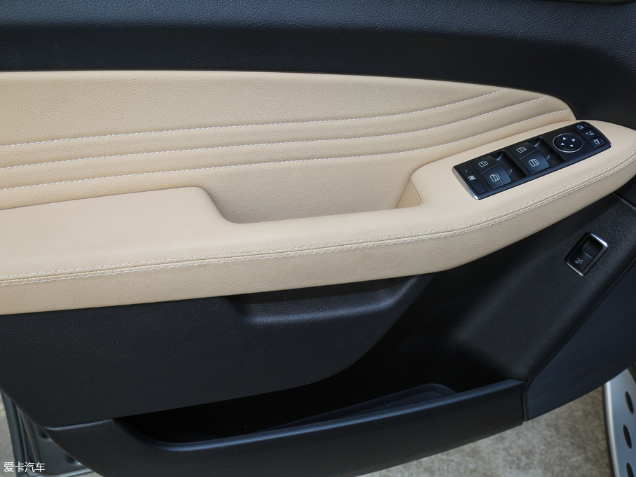 2017YGLECoupe GLE 400 4MATIC