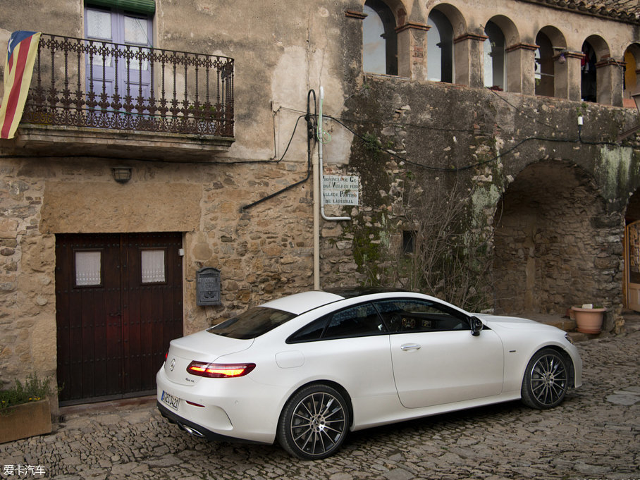 2017��YE���p�T E 400 4MATIC Coupe