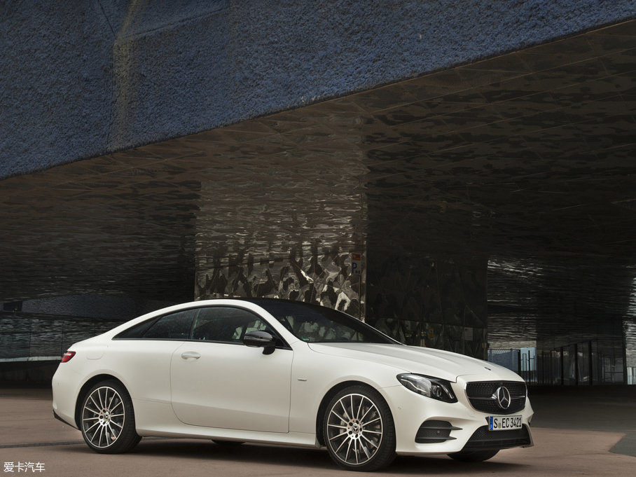 2017��YE���p�T E 400 4MATIC Coupe