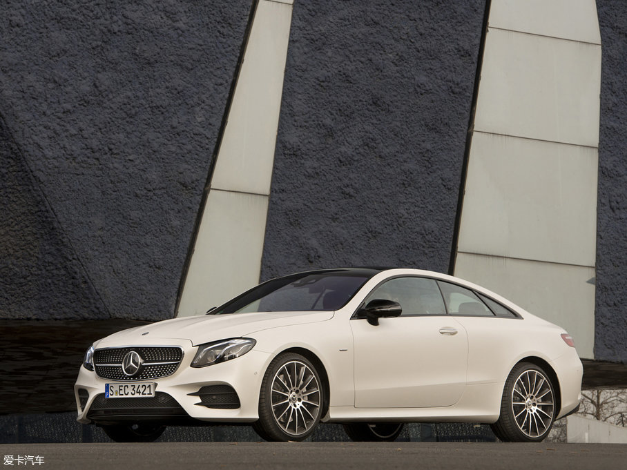 2017��YE���p�T E 400 4MATIC Coupe