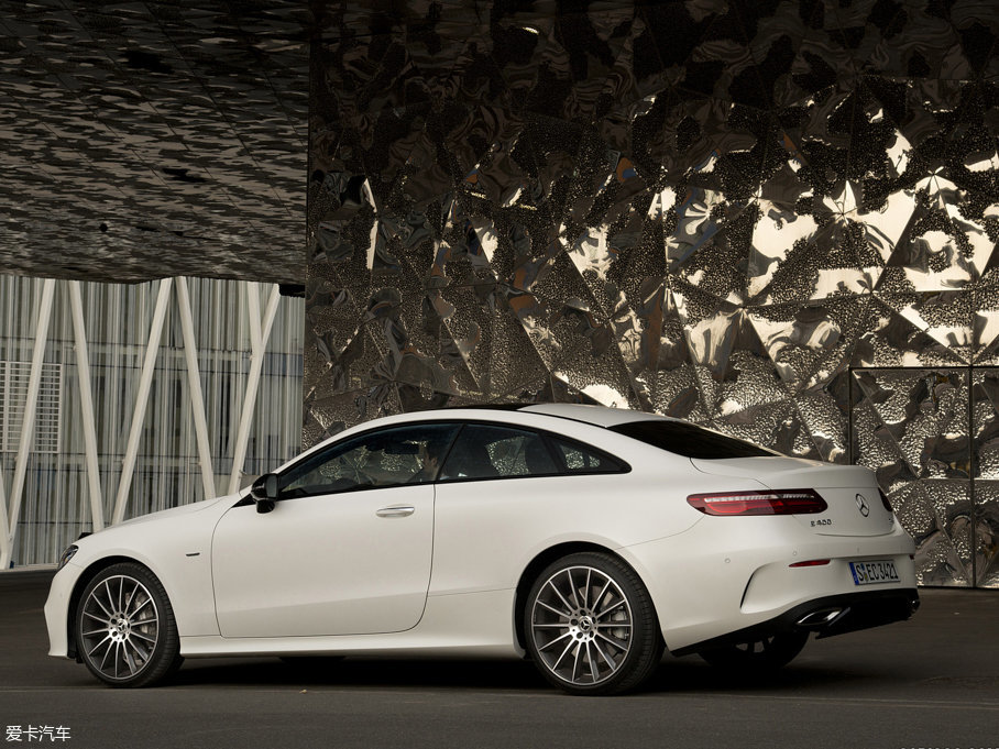 2017��YE���p�T E 400 4MATIC Coupe