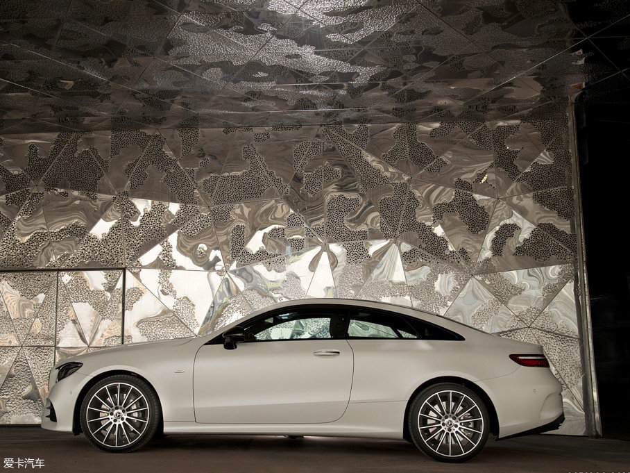 2017��YE���p�T E 400 4MATIC Coupe