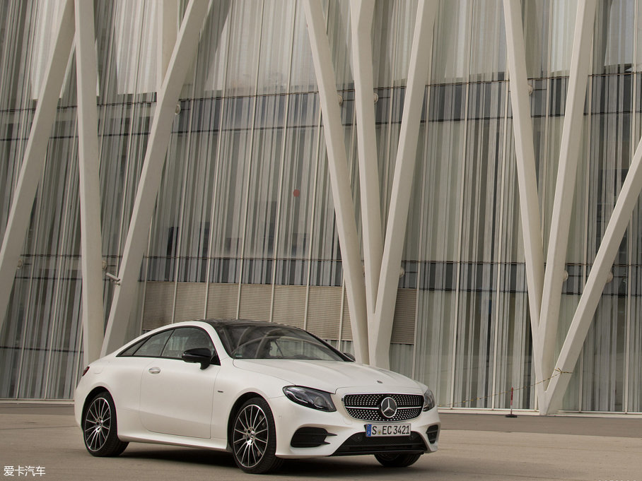 2017��YE���p�T E 400 4MATIC Coupe