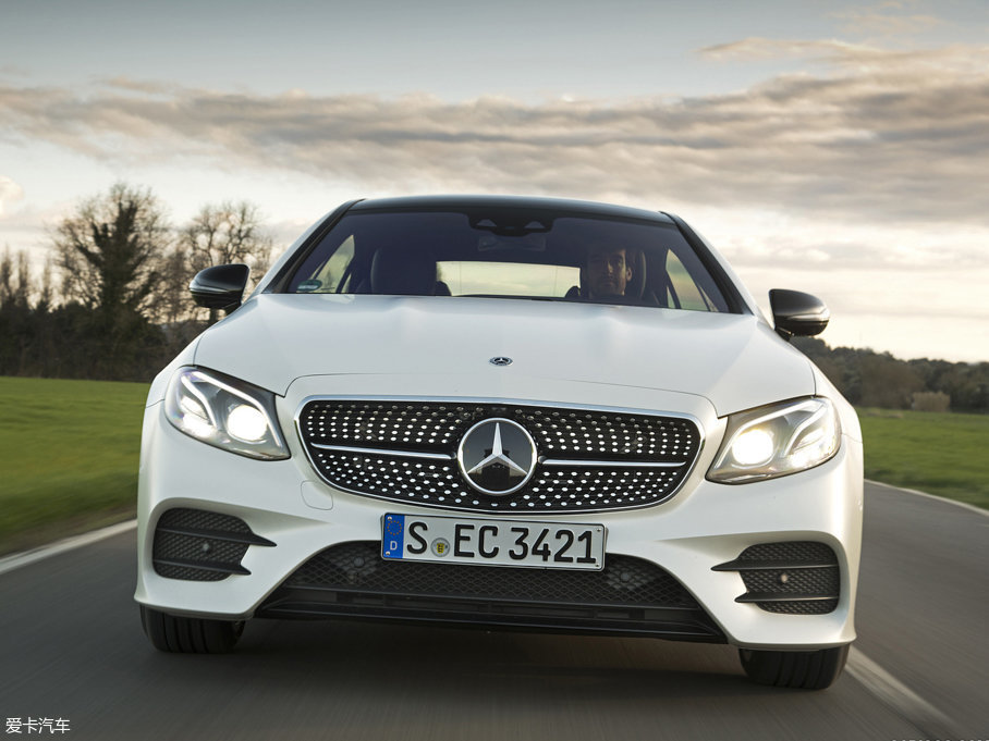 2017��YE���p�T E 400 4MATIC Coupe