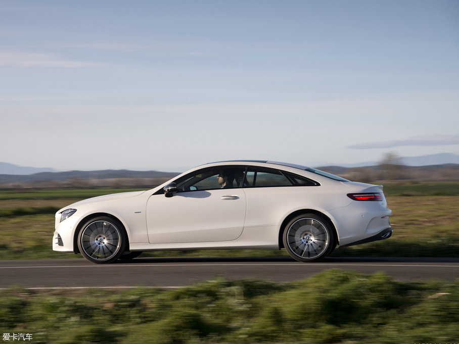 2017��YE���p�T E 400 4MATIC Coupe