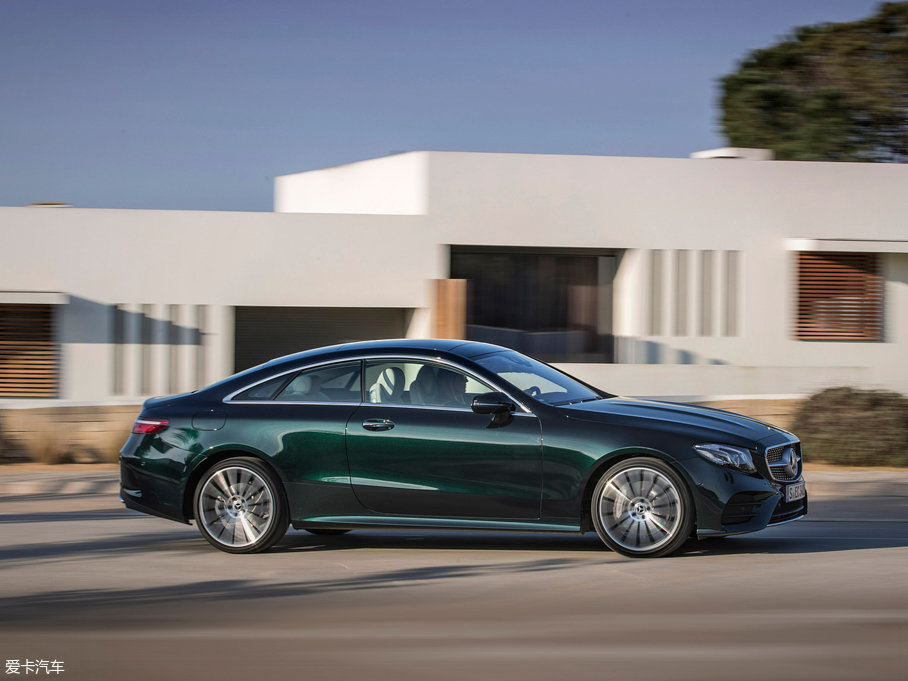 2017��YE���p�T E 400 4MATIC Coupe