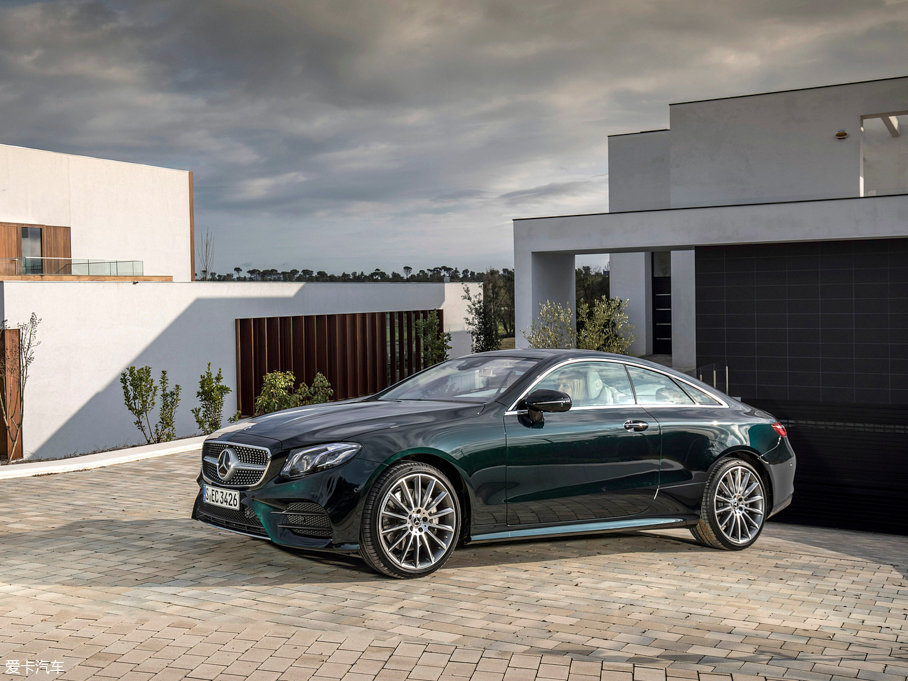 2017��YE���p�T E 400 4MATIC Coupe