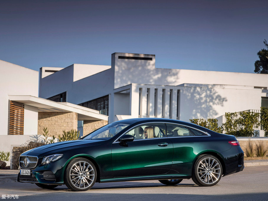 2017��YE���p�T E 400 4MATIC Coupe