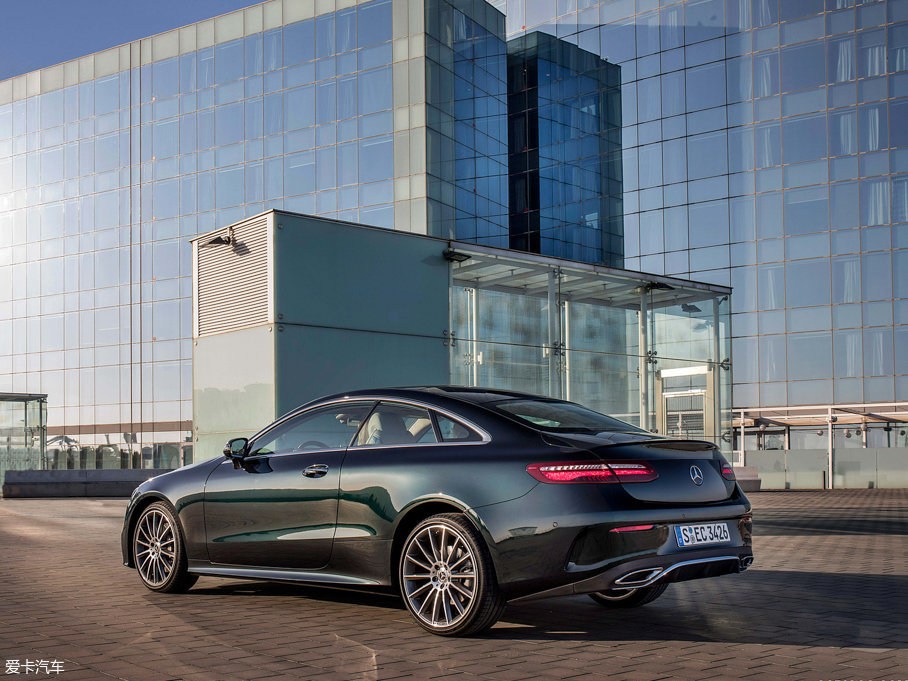 2017��YE���p�T E 400 4MATIC Coupe