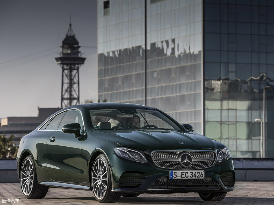 2017��YE���p�T E 400 4MATIC Coupe