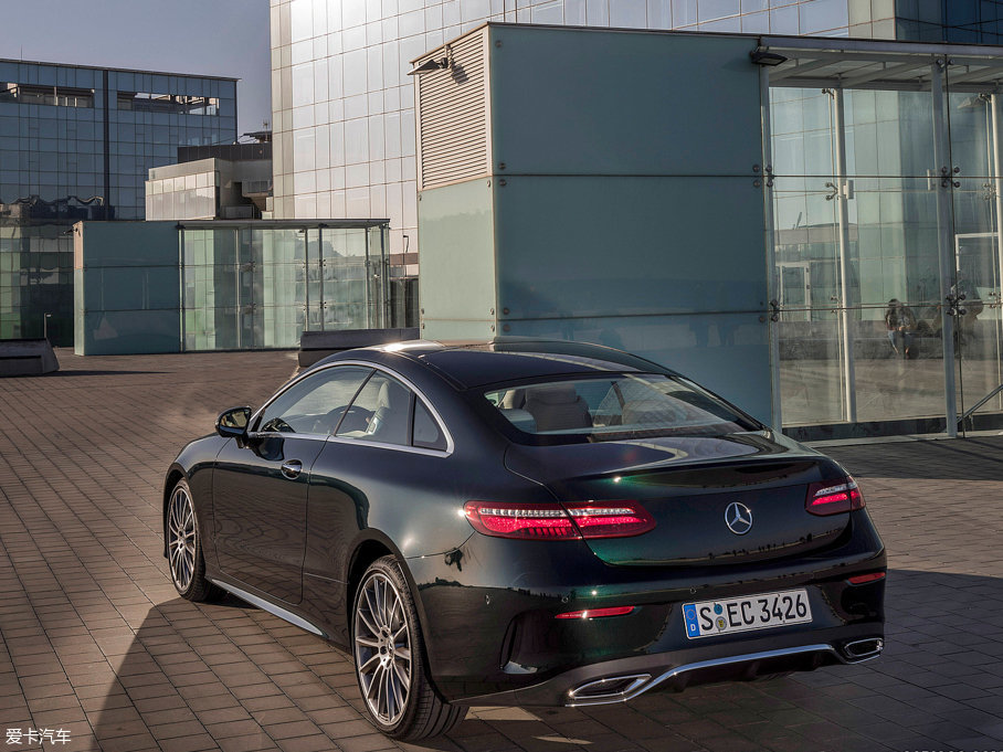 2017��YE���p�T E 400 4MATIC Coupe