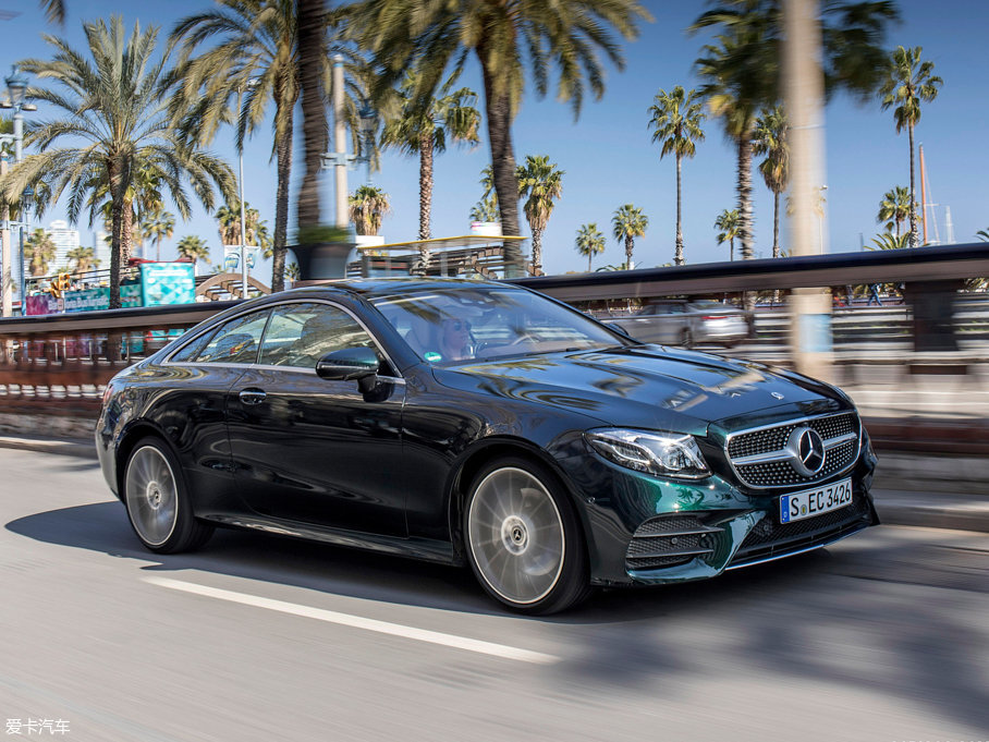 2017��YE���p�T E 400 4MATIC Coupe