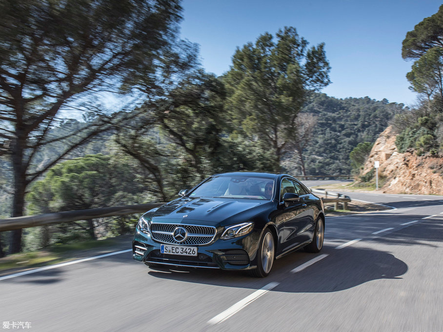 2017��YE���p�T E 400 4MATIC Coupe