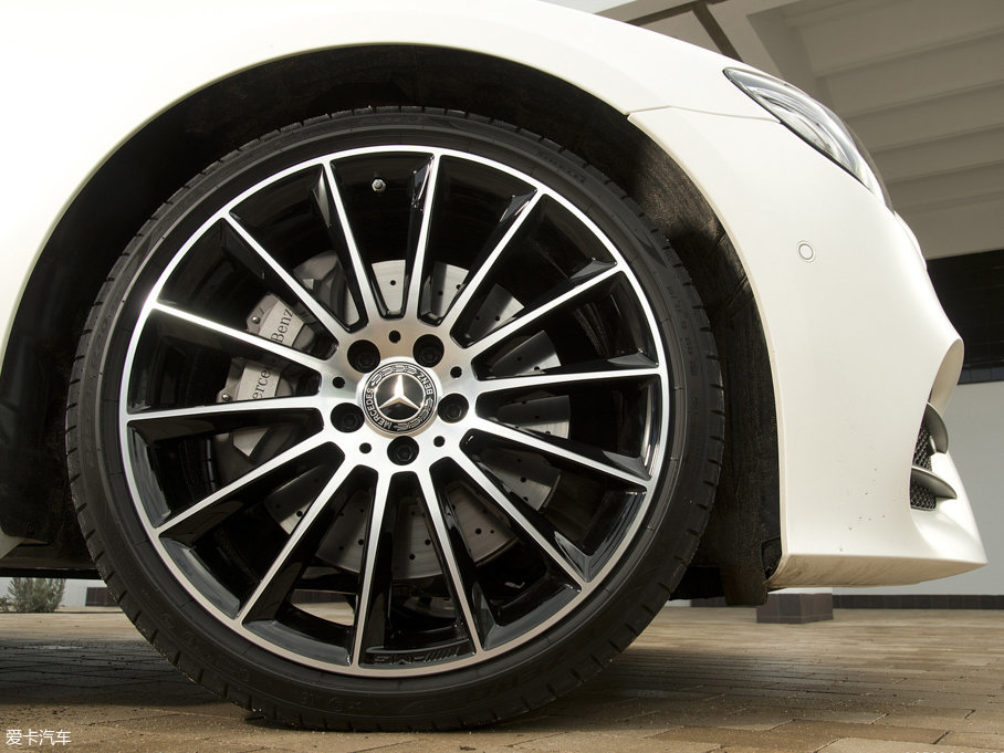 2017��YE���p�T E 400 4MATIC Coupe