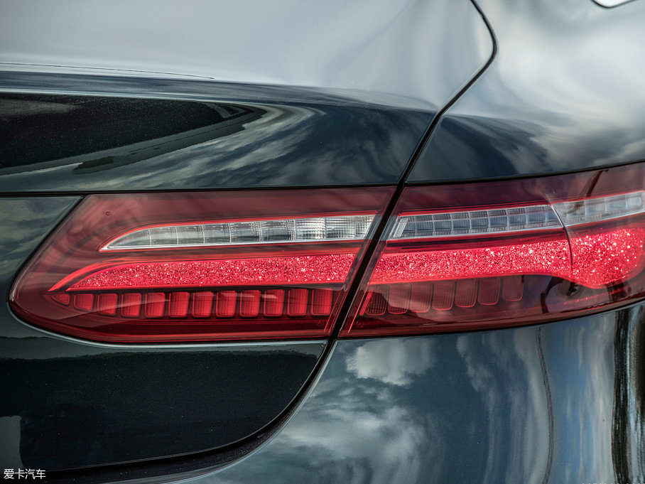 2017��YE���p�T E 400 4MATIC Coupe