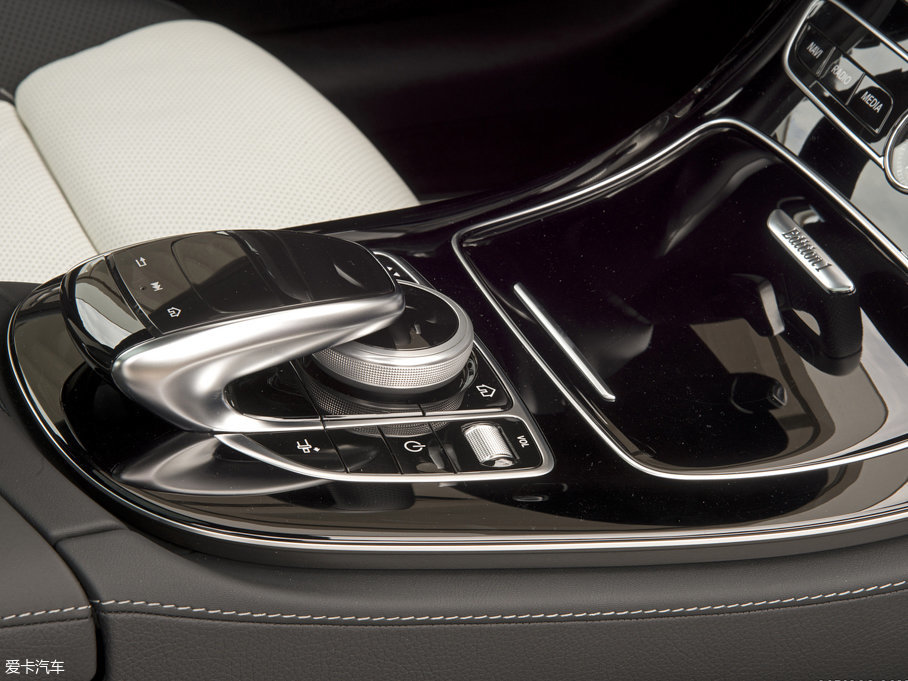 2017��YE���p�T E 400 4MATIC Coupe