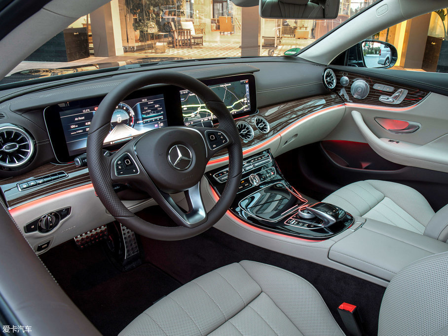 2017��YE���p�T E 400 4MATIC Coupe