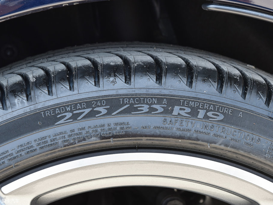 2017��YE���p�T E 200 Coupe 4MATIC