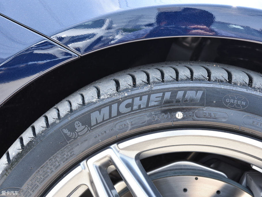 2017��YE���p�T E 200 Coupe 4MATIC