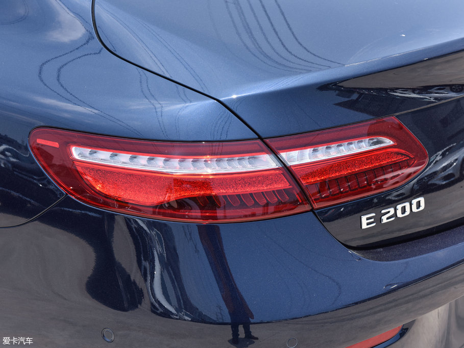 2017��YE���p�T E 200 Coupe 4MATIC