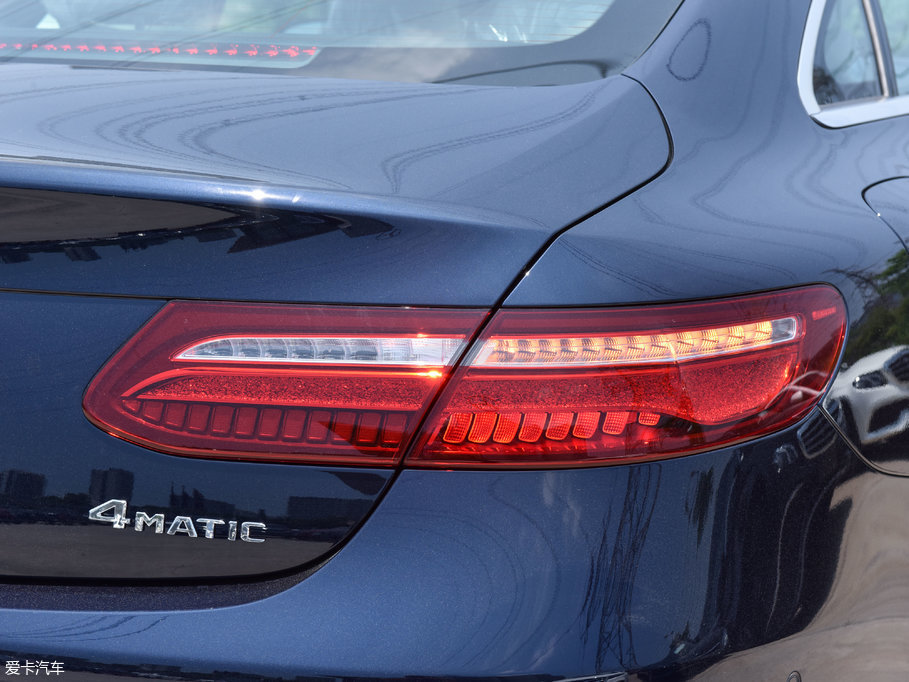 2017��YE���p�T E 200 Coupe 4MATIC