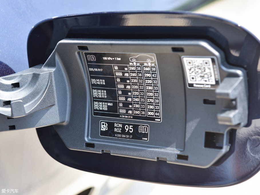 2017��YE���p�T E 200 Coupe 4MATIC