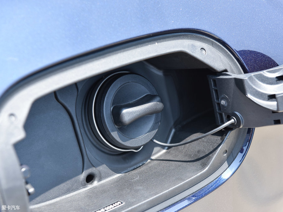 2017��YE���p�T E 200 Coupe 4MATIC