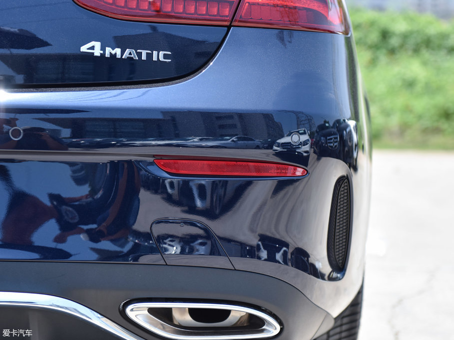 2017��YE���p�T E 200 Coupe 4MATIC