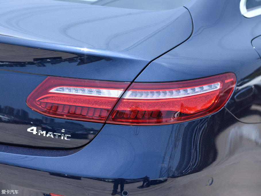 2017��YE���p�T E 200 Coupe 4MATIC