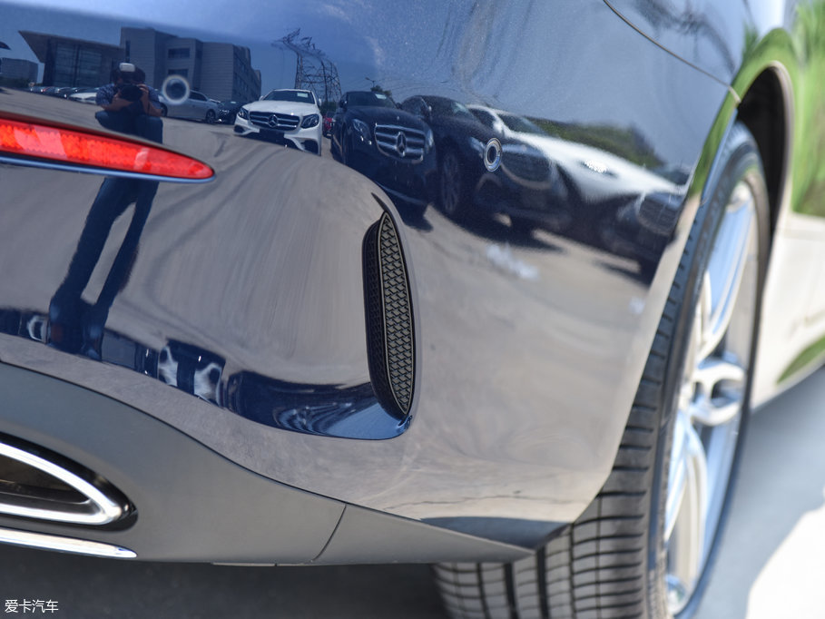 2017��YE���p�T E 200 Coupe 4MATIC