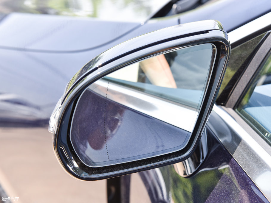 2017��YE���p�T E 200 Coupe 4MATIC