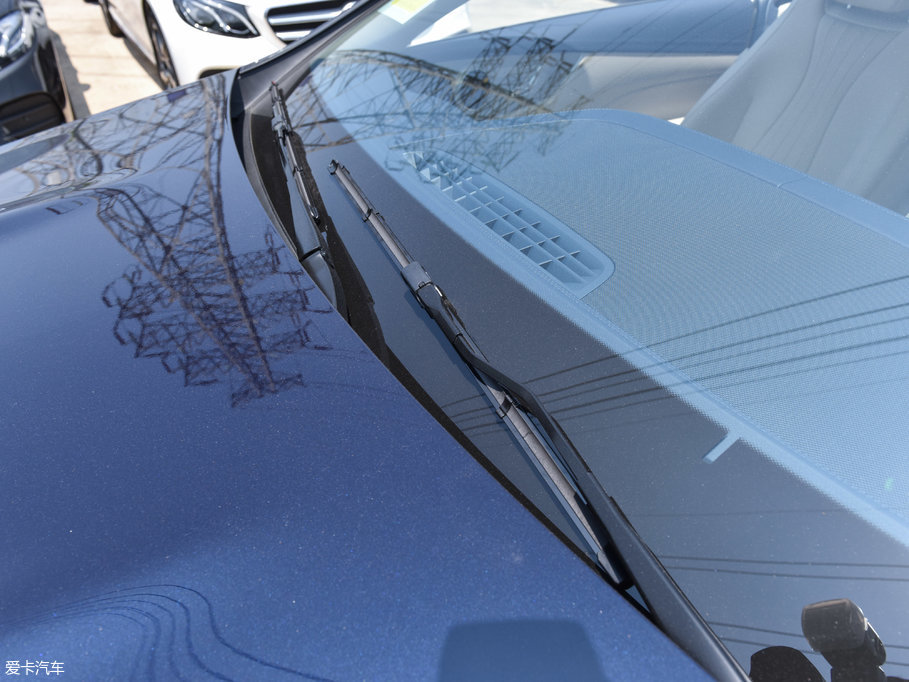 2017��YE���p�T E 200 Coupe 4MATIC