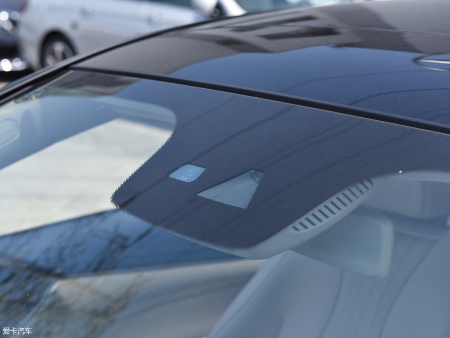 2017��YE���p�T E 200 Coupe 4MATIC