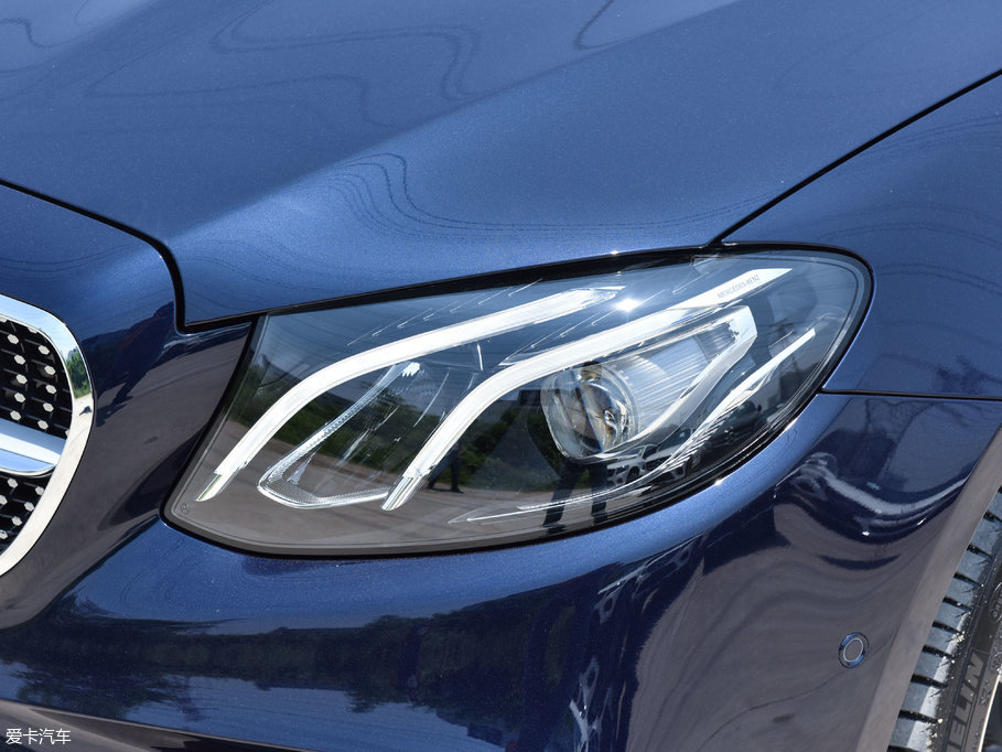 2017��YE���p�T E 200 Coupe 4MATIC