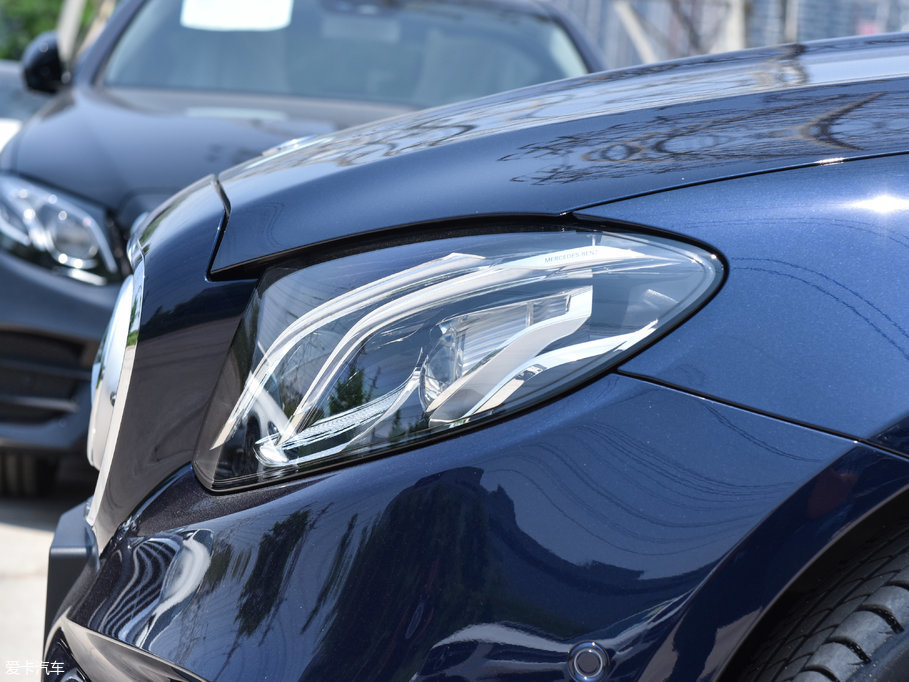 2017��YE���p�T E 200 Coupe 4MATIC