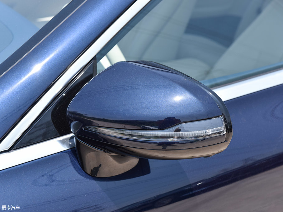 2017��YE���p�T E 200 Coupe 4MATIC