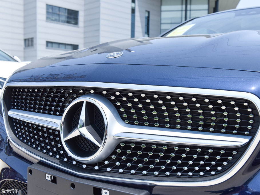 2017��YE���p�T E 200 Coupe 4MATIC