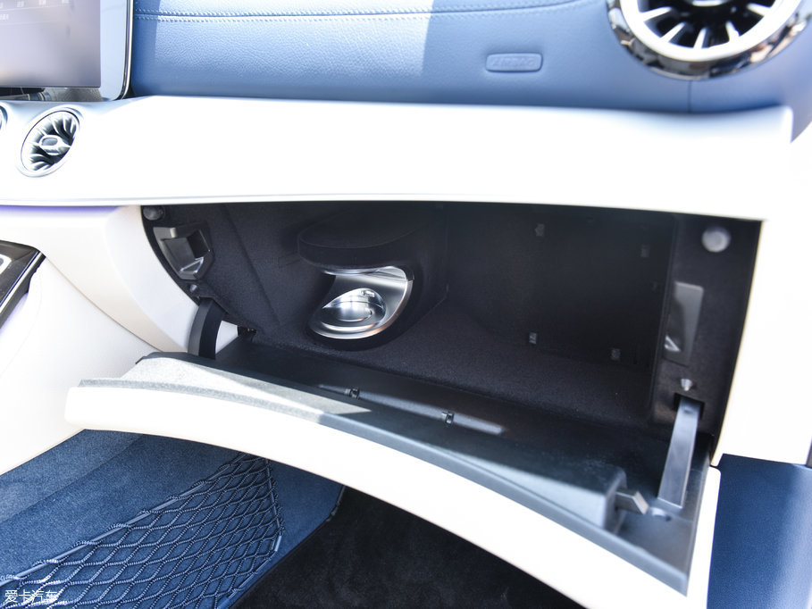 2017��YE���p�T E 200 Coupe 4MATIC